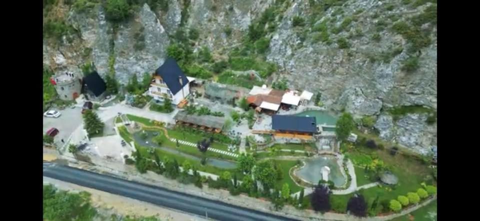 Dibra Park Agrotourism Hotell Peshkopi Exteriör bild